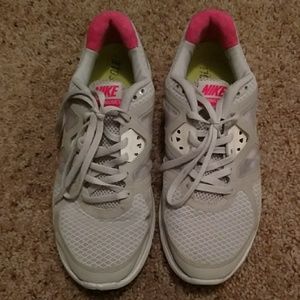 Nike lunarlon tennis shoes